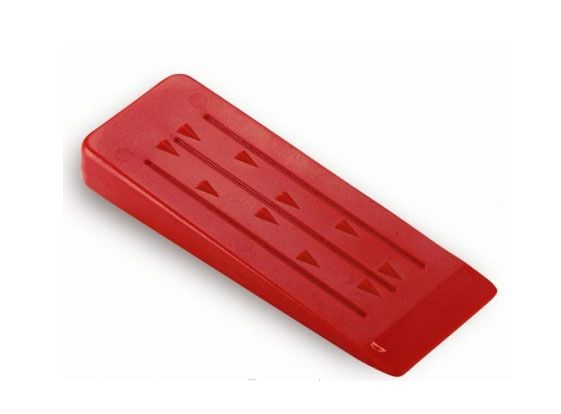 Plastový klín červený-délka:18,3cm,šířka:6,45cm,výška:2,4cm